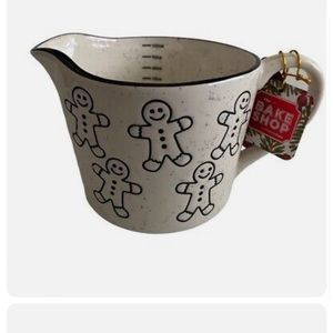 Bake shop gingerbread measuring cup